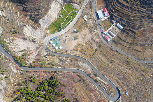 航拍济南金钢纂村的盘山公路