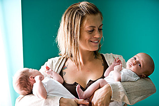 母亲,诞生,双胞胎,婴儿,手臂