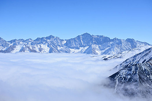 川西高原,雪山,旅游,徒步,巴朗山,云海