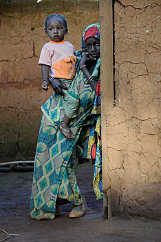女孩,拿着,妹妹,乡村,区域,喀麦隆,非洲