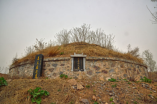 河南鹤壁市淇县商纣王陵纣王墓和姜皇后墓及苏妲己墓