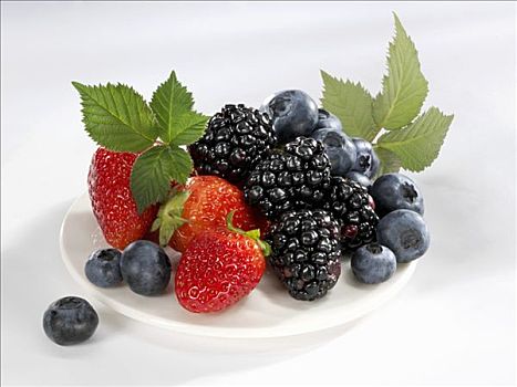 蓝莓,草莓,黑莓,盘子