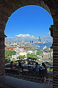 从台湾高雄前清英国领事馆俯瞰高雄港