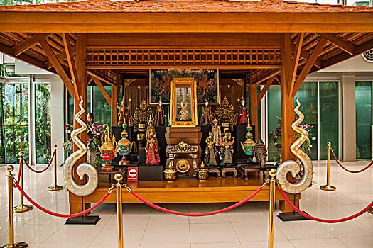 泰国皇家珠宝中心民族手工艺品展示