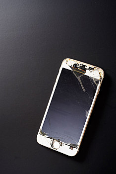 破碎手机