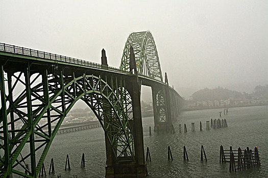 雾状,白天,雅奎纳,海湾大桥,纽波特,湾,俄勒冈,美国