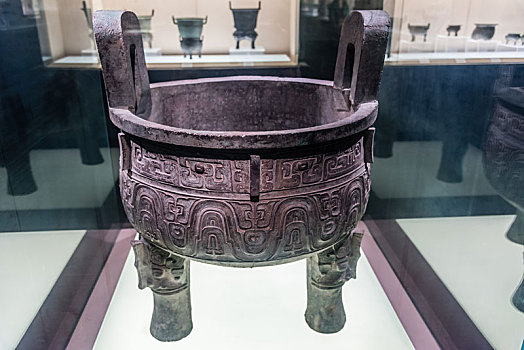 上海博物馆的西周中期青铜器大克鼎