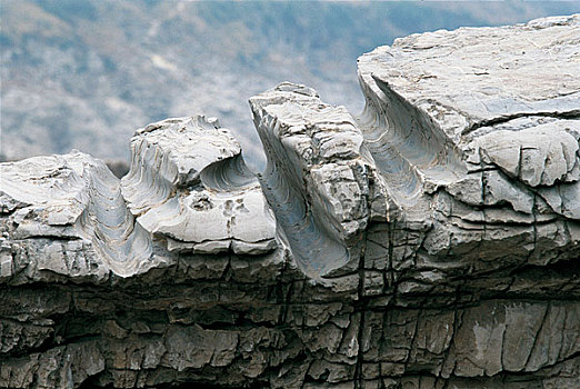 长江三峡沿岸的纤夫石