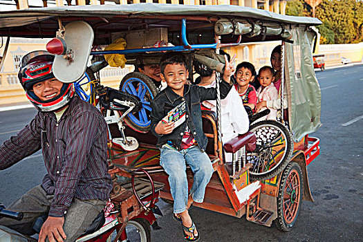 柬埔寨,金边,家庭,嘟嘟车