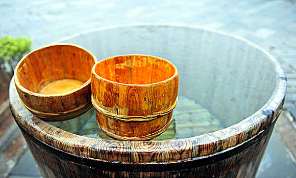 木制的浴盆