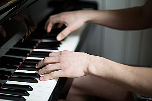 特写,男性,手,演奏,钢琴