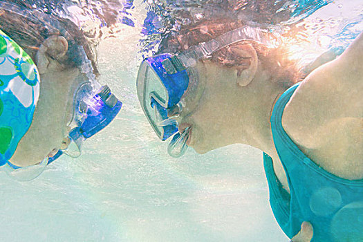 男孩,女孩,潜水,水下