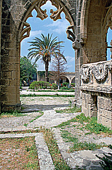 博拉帕斯修道院,塞浦路斯北部,2001年