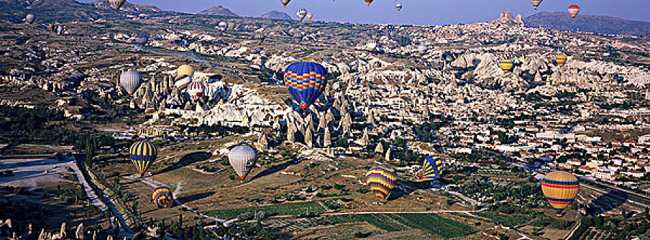 土耳其卡帕多奇亚热气球