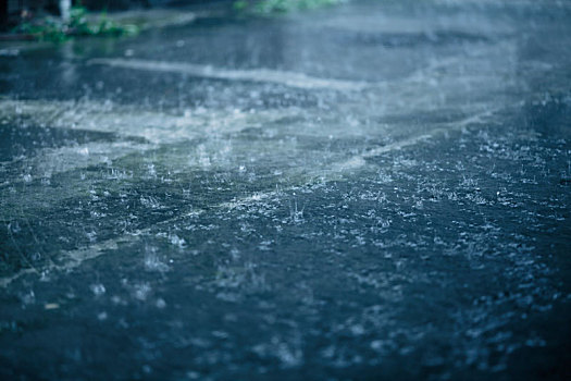 成都夏天暴雨