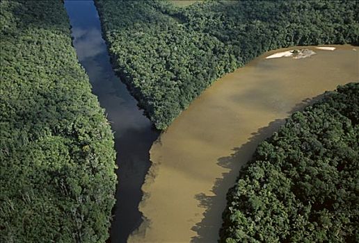 河,卡奈伊玛国家公园,委内瑞拉