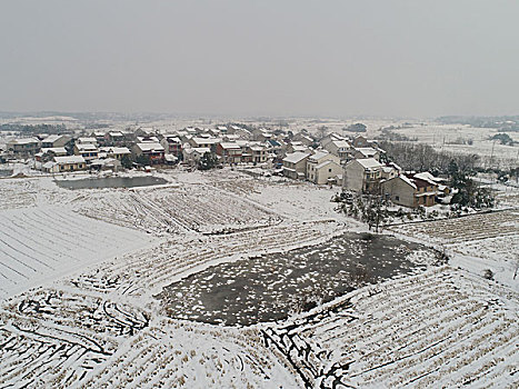 乡村雪景