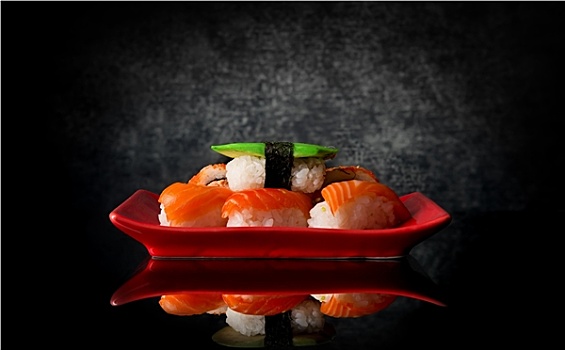寿司,红色,盘子