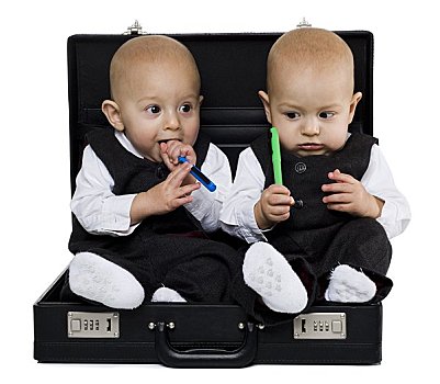 双胞胎,男婴,公文包,套装