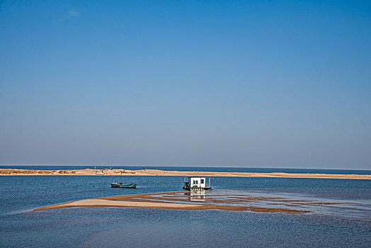 山东威海荣成环海公路海边沙滩