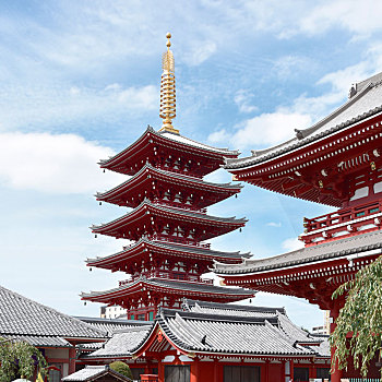 日本浅草寺的五重塔