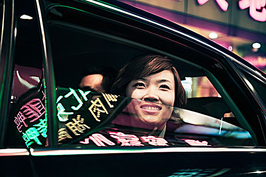 微笑,职业女性,车窗,卷,向外看,夜生活,北京