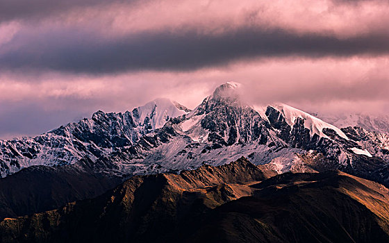 贡嘎山