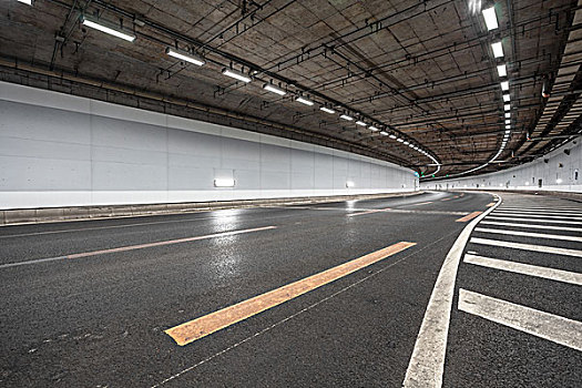 地下通道modernhighwaytunnelunderpass