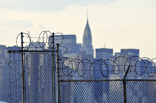 刺铁丝网,克莱斯勒大厦,背景,纽约,美国
