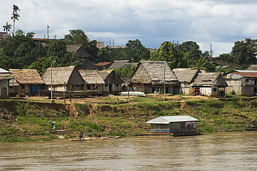 秘鲁,亚马逊盆地,河,城镇,茅草屋顶,小屋