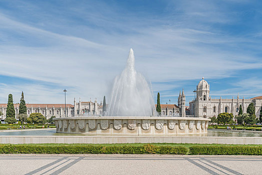 葡萄牙里斯本热罗尼莫斯修道院广场与喷泉