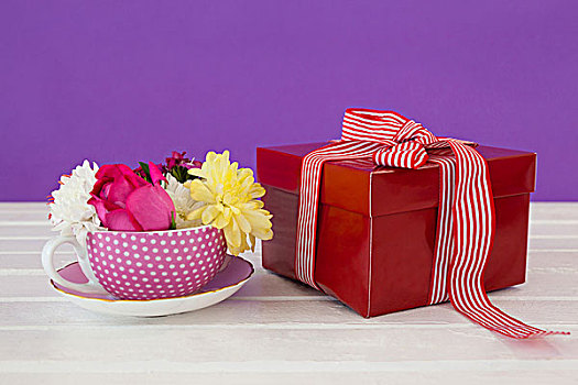 礼盒,清新,花,木质,表面,束,紫色背景