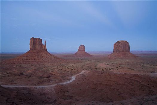 纪念碑谷,晚上,亮光,纳瓦霍部落,预留,科罗拉多高原,犹他,亚利桑那,美国
