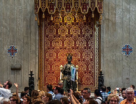 圣彼得大教堂圣彼得青铜坐像