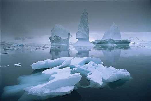 冰山,尖顶,天堂湾,南极半岛,南极