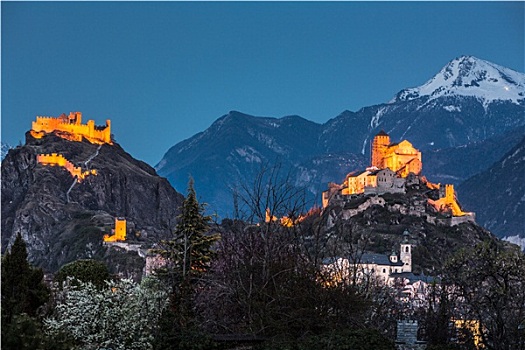 瑞士,瓦莱,锡安,夜景,两个,城堡,左边,牢固,大教堂,山,右边