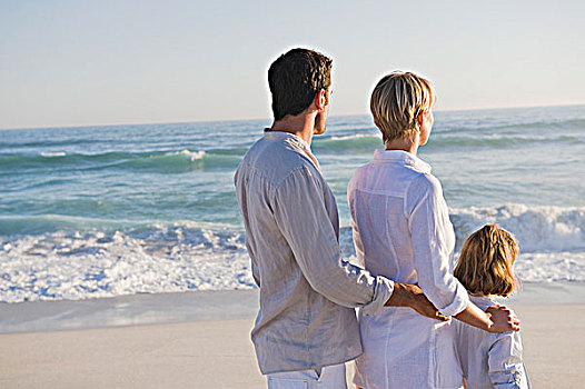 家庭,站立,海滩