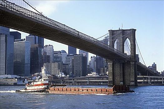 驳船,布鲁克林大桥,纽约,美国