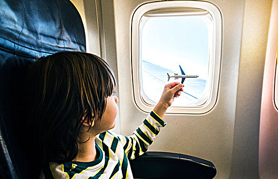 男孩,玩,飞机模型,飞机,窗户