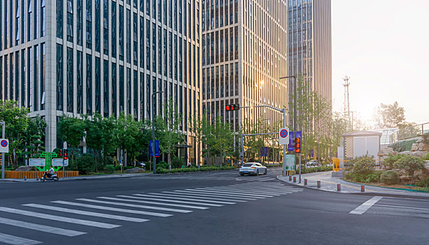 济南汉峪金谷现代办公楼和广场街道
