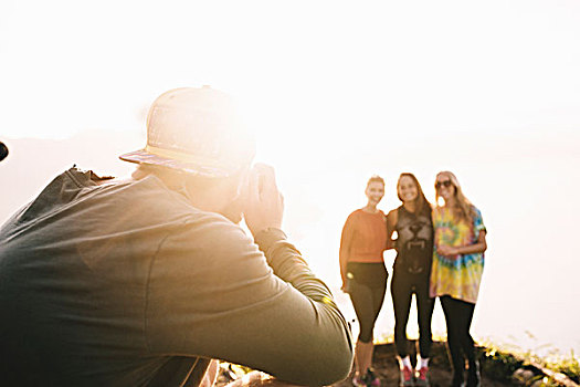 男青年,摄影,女性朋友,阿蒂特兰湖,数码相机,危地马拉