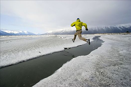 男人,特纳甘湾,冰,半融雪,泥,表面,靠近,阿拉斯加