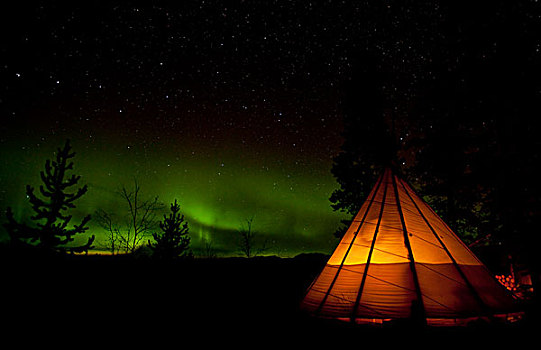 光亮,圆锥形帐篷,北极光,极光,绿色,螺旋,靠近,怀特霍斯,育空地区,加拿大