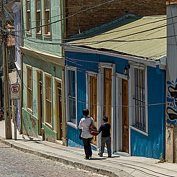 母亲,儿子,走,街上,房子,瓦尔帕莱索,智利