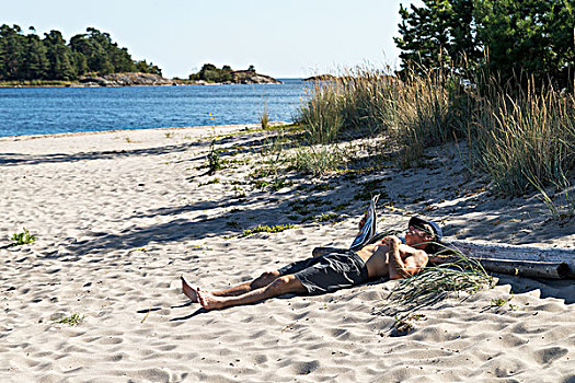 男人,躺着,海滩