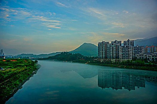 建筑群,高楼,桥,远景,河,灯,夜景,树,蓝天,白云,东江湾,游艇,船,黄昏,景色,蓝色,地标