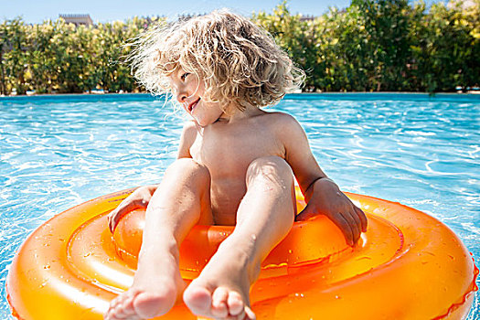 高兴,孩子,玩,深海,游泳池,热带,胜地,海洋,夏天,假期,概念