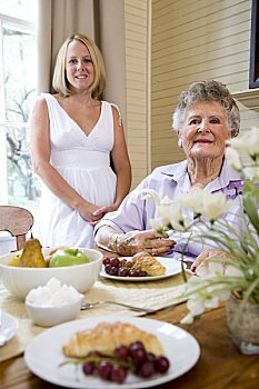 女人,祖母,早餐桌