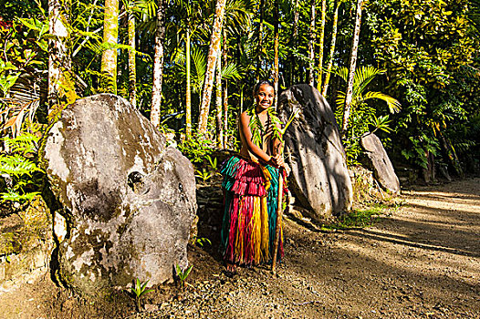 传统,衣服,女孩,站立,石头,钱,岛屿,雅浦岛,密克罗尼西亚