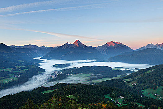 山,瓦茨曼山,山峦,早晨,贝希特斯加登阿尔卑斯山,贝希特斯加登地区,地区,上巴伐利亚,德国,欧洲